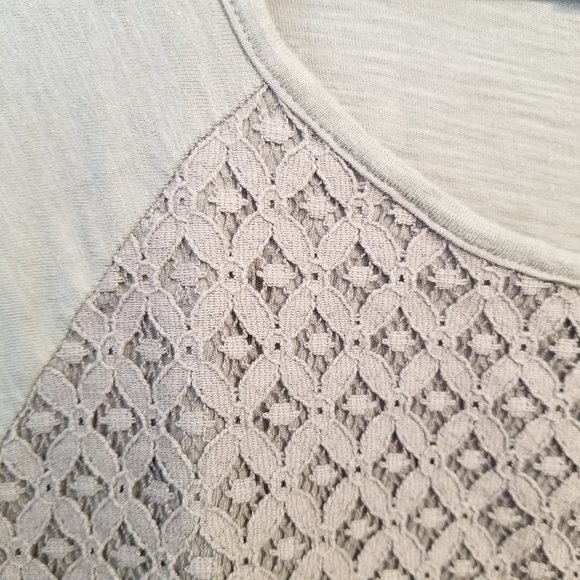 Cabela’s Bundle of Two Lace Detail Front Shirts L - Picture 5 of 9